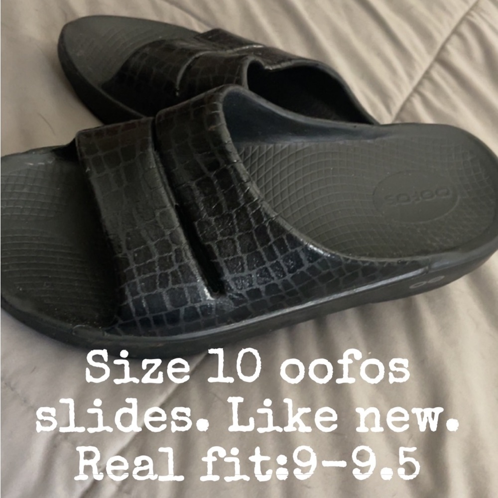 OOFOS Black Womens Slide Sandals